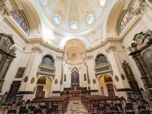 義大利Milan 米蘭 (義語 Milano) 必玩 - Santuario di San Bernardino alle Ossa 聖貝納迪諾骸骨教堂 = Chiesa di San Bernardino ai Morti = Chiesa di San Bernardino alle Ossa = Ossario della Chiesa di San Bernardino alle Ossa = Basilica di Santo Stefano Maggiore 聖斯特凡諾馬焦雷大教堂 = 聖斯德望大殿 = Chiesa di Santo Stefano in Brolo = Chiesa di Santo Stefano alla Porta
