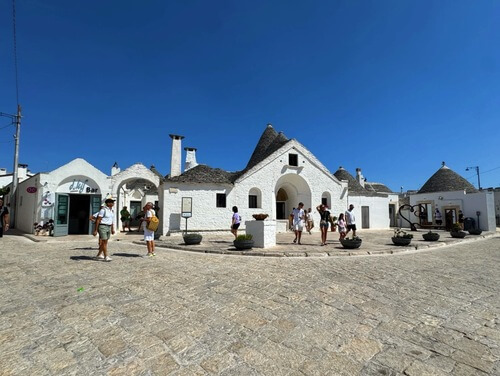 義大利阿爾貝羅貝洛 Alberobello (巴里方言 Ajarubbédde)必玩 - Trullo Sovrano 特魯利歷史博物館