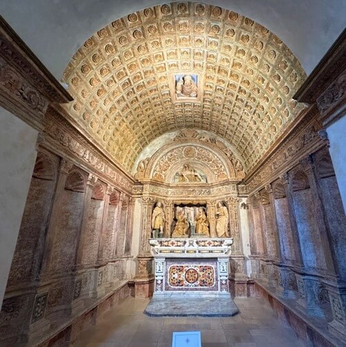 義大利馬泰拉 Matera必玩 - Basilica Pontificia Cattedrale di Maria Santissima della Bruna e Sant'Eustachio = Duomo di Matera 馬泰拉主教座堂