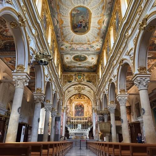 義大利馬泰拉 Matera必玩 - Basilica Pontificia Cattedrale di Maria Santissima della Bruna e Sant'Eustachio = Duomo di Matera 馬泰拉主教座堂