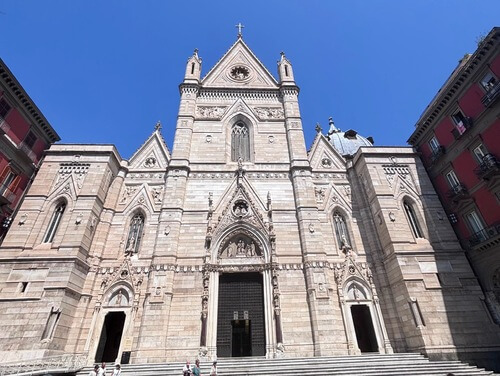 義大利拿坡里 = 那不勒斯 Naples (Napoli)必玩 -Duomo di Napoli = Cattedrale di San Gennaro 拿坡里主教座堂 = 那不勒斯主教座堂 = 聖雅納略教堂