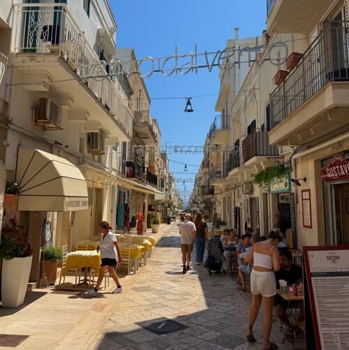 義大利波利尼亞諾·阿·馬雷 Polignano a Mare (巴里方言 Peghegnéne a Mare)必玩