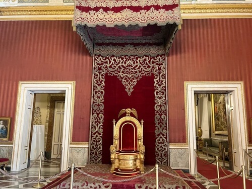 義大利拿坡里 = 那不勒斯 Naples (Napoli)必玩 -Palazzo Reale di Napoli 拿坡里王宮 = 那不勒斯王宮
