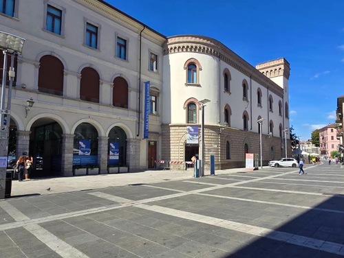 義大利科莫湖必玩 Lago di Como - Lecco 萊科 - Palazzo delle Paure 恐懼宮 = Palazz di Pagur = Palazzo della Dogana - Galleria d'Arte Moderna Contemporanea 現代及當代藝術畫廊 - Museo Alpinistico Lecchese 科阿爾卑斯登山博物館