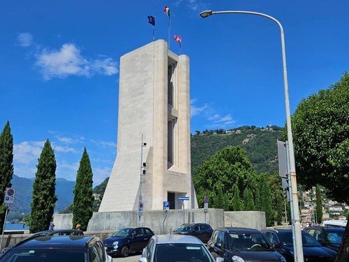 義大利科莫湖必玩 Lago di Como - Como 科莫 - Lungolago Mafalda di Savoia 瑪法爾達迪薩沃亞湖畔步道 - Lungolago di Como 科莫湖畔步道 - Monumento ai Caduti di Como 科莫戰爭紀念碑 = 科莫陣亡者紀念碑