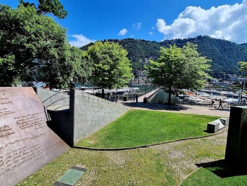 義大利科莫湖必玩 Lago di Como - Como 科莫 - Lungolago Mafalda di Savoia 瑪法爾達迪薩沃亞湖畔步道 - Lungolago di Como 科莫湖畔步道 - Monumento alla Resistenza Europea 歐洲抵抗運動紀念碑