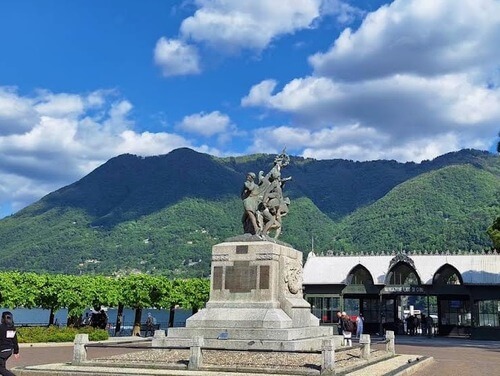 義大利科莫湖必玩 Lago di Como - Cernobbio 切爾諾比奧 - Lungolago di Cernobbio 切爾諾比奧湖畔步道 - Porto Cernobbio 碼頭
