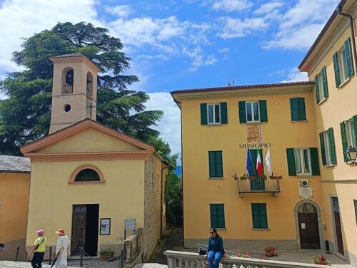 義大利科莫湖必玩 Lago di Como - Bellagio 貝拉焦 = 貝拉吉歐 - Chiesa di San Giorgio 聖喬治教堂 - Comune di Bellagio 貝拉焦市政廳