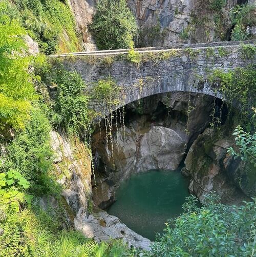 義大利科莫湖必玩 Lago di Como - Bellano 貝拉諾 - Orrido di Bellano 貝拉諾峽谷 = 地獄谷 - Bellano Art Culture (BAC) - Casa del Diavolo = Ca' dal Diavol 魔鬼之家