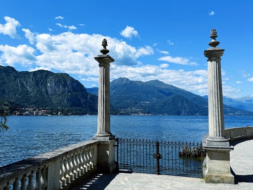 義大利科莫湖必玩 Lago di Como - Bellagio 貝拉焦 = 貝拉吉歐 - Villa Melzi 梅爾齊別墅 = Villa Melzi d'Eril 梅爾齊德埃里爾別墅 - Cappella Gentilizia Melzi d'Eril 梅爾齊德里爾家族禮拜堂 = Cappella di Villa Melzi - Chiosco Moresco 摩爾涼亭 = Moorish Pavilion = Tempietto Moresco