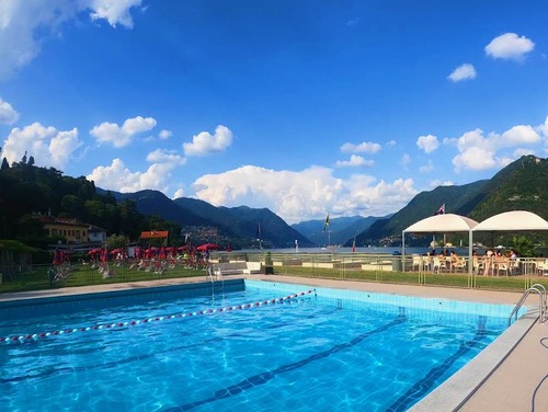 義大利科莫湖必玩 Lago di Como - Como 科莫 - Villa Olmo 奧爾莫別墅 = 奧莫別墅 = Villa dell'Olmo = Palazzo dell'Olmo - Lido Villa Olmo 奧爾莫別墅湖濱浴場