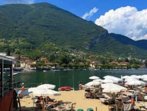 義大利科莫湖必玩 Lago di Como - Tremezzina 特雷梅齊納 - Lido di Lenno 萊諾海灘俱樂部 = 倫諾海灘俱樂部 - Spiaggia libera di Tremezzina / Lenno 萊諾公共鵝卵石灘 - Lenno