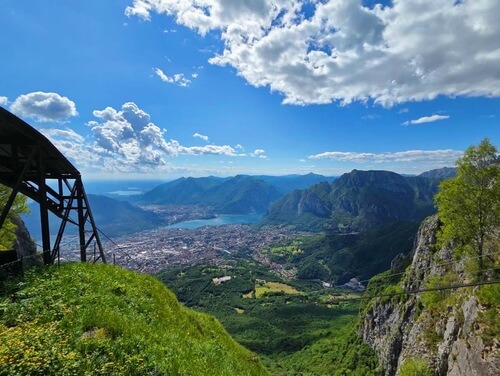 義大利科莫湖必玩 Lago di Como - Lecco 萊科 - Piani d'Erna 埃爾納高地平台 - Pizzo d'Erna 皮佐德爾納山 - Monte Resegone 雷塞貢山脈 - Funivia Piani d'Erna 高地纜車