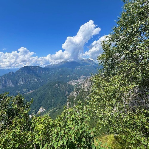 義大利科莫湖必玩 Lago di Como - Lecco 萊科 - Piani d'Erna 埃爾納高地平台 - Pizzo d'Erna 皮佐德爾納山 - Monte Resegone 雷塞貢山脈 - Funivia Piani d'Erna 高地纜車