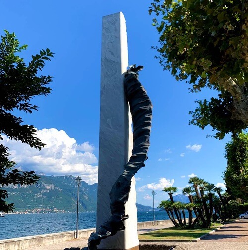 義大利科莫湖必玩 Lago di Como - Menaggio 梅納焦 = 梅納喬 - Lungolago di Menaggio 梅納焦湖畔步道 - Porto Menaggio - Monumento alla Tessitrice 織女紀念碑