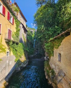 義大利科莫湖必玩 Lago di Como - Nesso 內索 - Orrido di Nesso 內索峽谷 = 內索瀑布 - Ponte della Civera 奇維拉古石橋 = 奇韋拉石橋