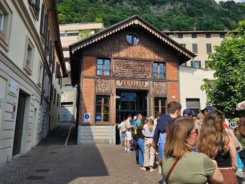 義大利科莫湖必玩 Lago di Como - Brunate 布魯納特 - Funicolare Como-Brunate 科莫布魯納特纜車