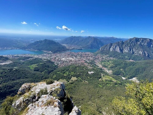 義大利科莫湖必玩 Lago di Como - Lecco 萊科 - Piani d'Erna 埃爾納高地平台 - Pizzo d'Erna 皮佐德爾納山 - Monte Resegone 雷塞貢山脈 - Funivia Piani d'Erna 高地纜車
