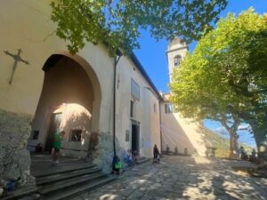 義大利科莫湖必玩 Lago di Como - Tremezzina 特雷梅齊納 - Sacro Monte di Ossuccio 奧蘇喬聖山 = Sacro Monte della Beata Vergine del Soccorso = Santuario della Madonna del Soccorso = Chiesa di Santa Maria Maddalena di Ossuccio - Ossuccio