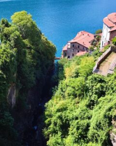 義大利科莫湖必玩 Lago di Como - Nesso 內索 - Orrido di Nesso 內索峽谷 = 內索瀑布 - Ponte della Civera 奇維拉古石橋 = 奇韋拉石橋