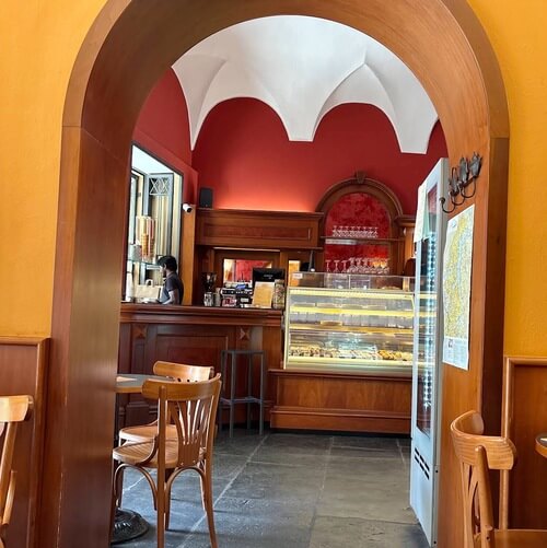 義大利科莫湖必玩 Lago di Como - Bellano 貝拉諾 - Pasticceria Lorla - Café Haus